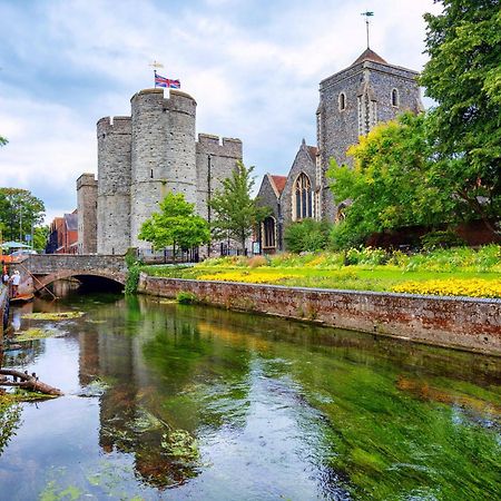 Broadway'S Canterbury City Escape Exteriör bild