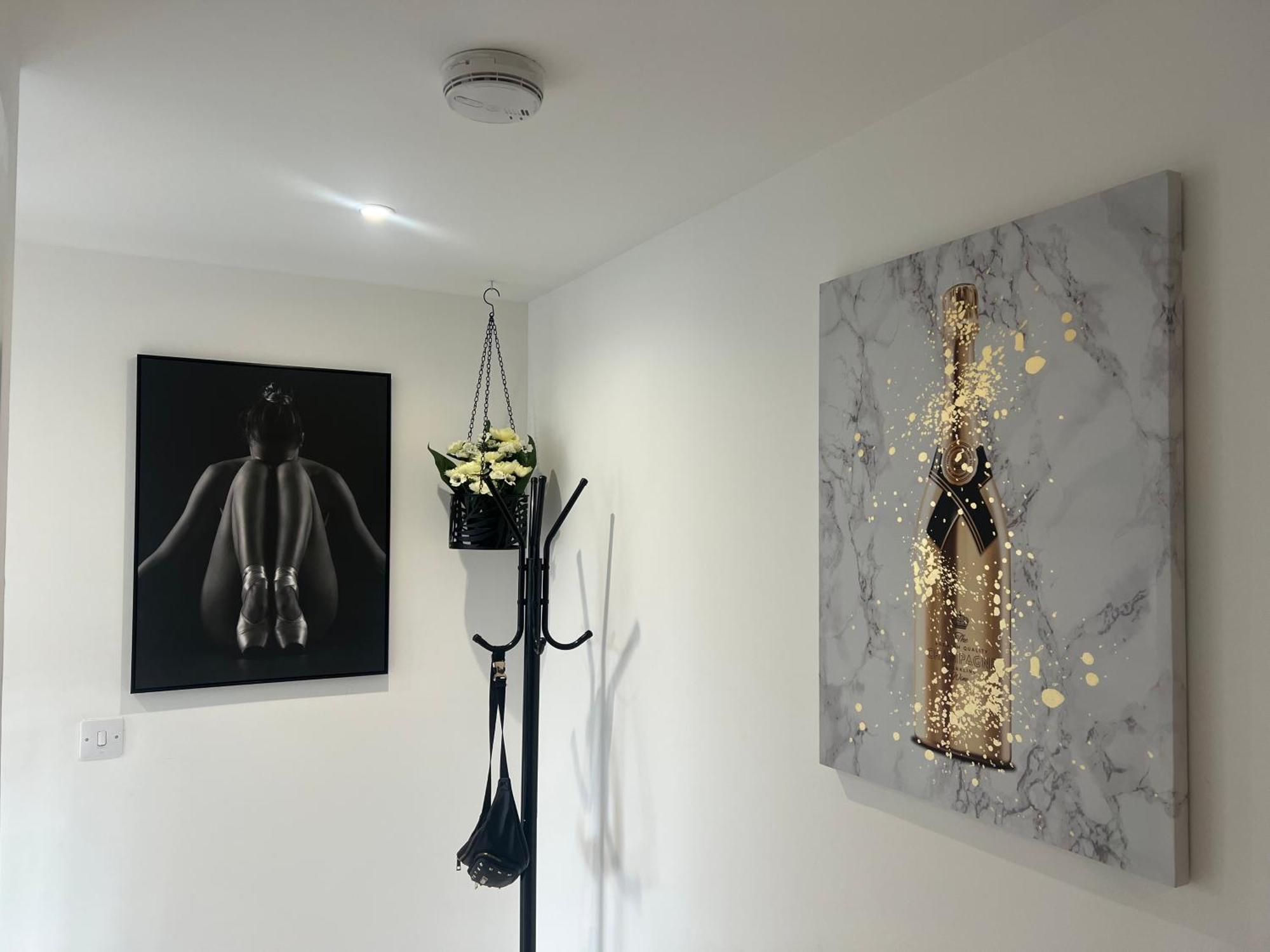 Broadway'S Canterbury City Escape Exteriör bild