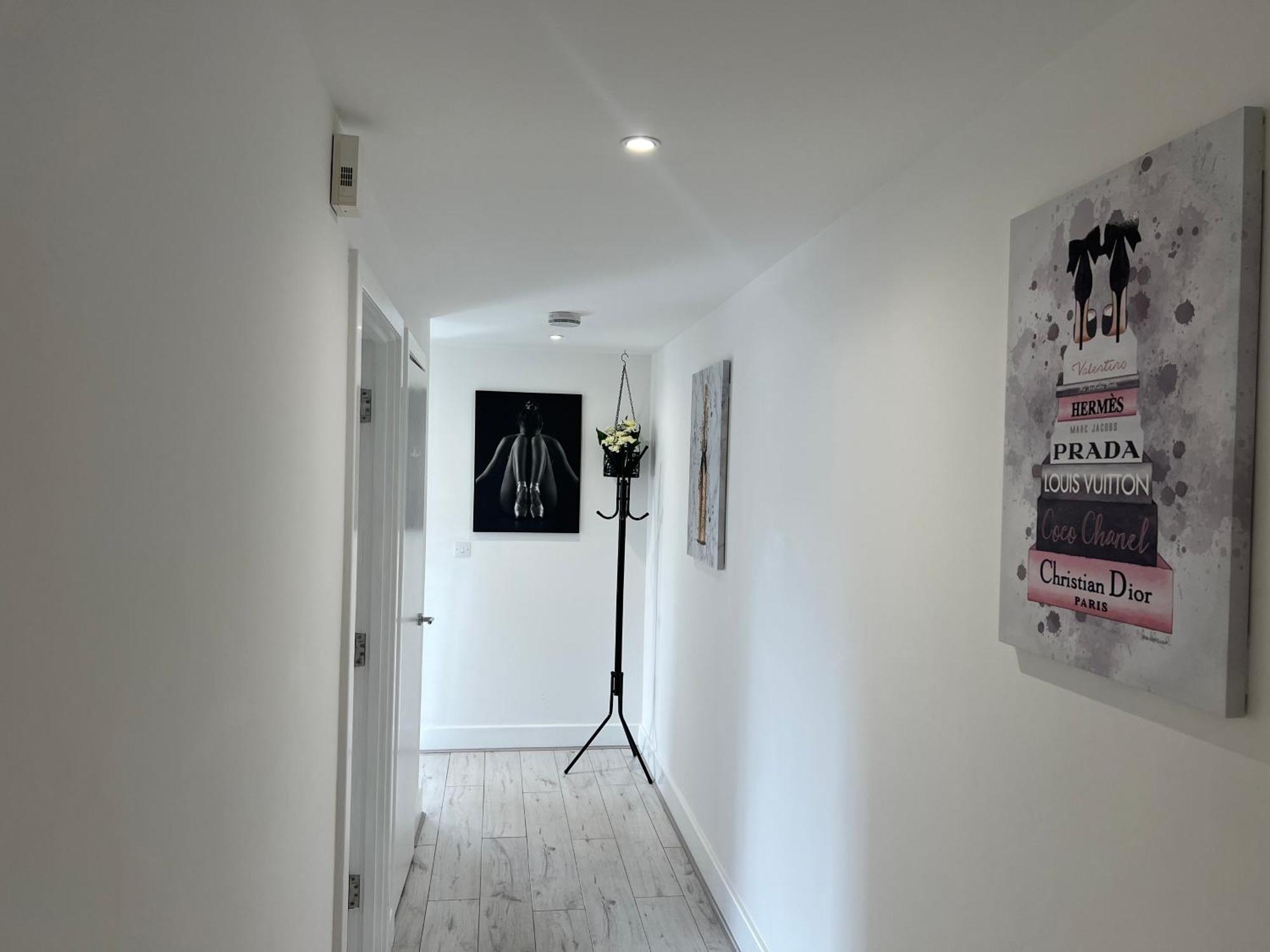 Broadway'S Canterbury City Escape Exteriör bild